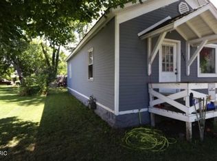 1204 4th St, Three Rivers, MI 49093