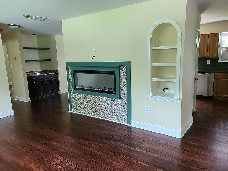 1st image of 212 Kathleen Ave