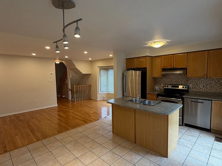179 Dallimore Cir — Photo 3