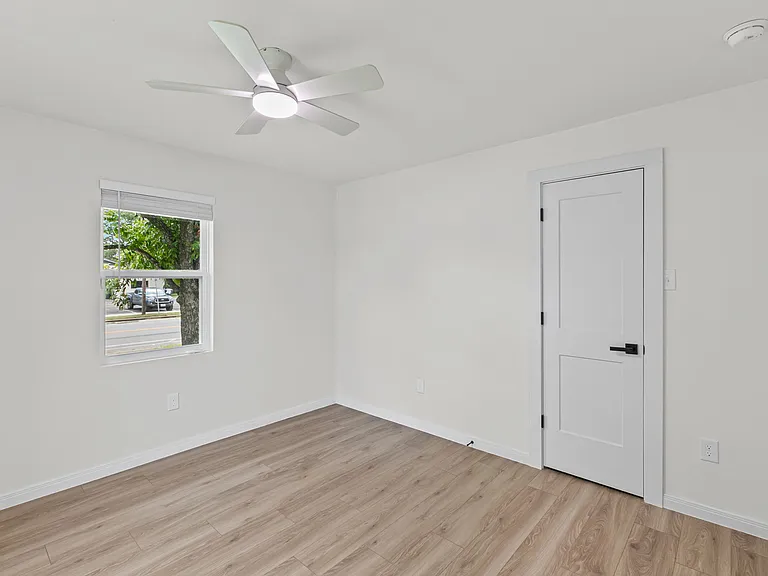 501 Colcord Ave — Photo 7