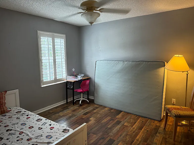 Foxcroft Cir — Photo 10