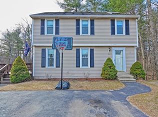 32 Kathleen Ct, Dracut, MA 01826