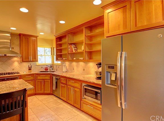 5th image of 9514 Armley Ave