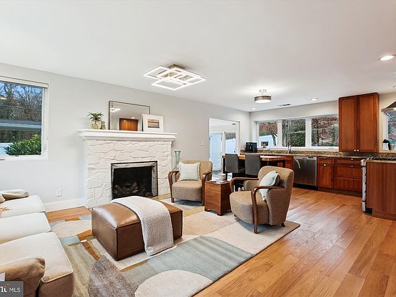 3rd image of 1228 Morningside Ln