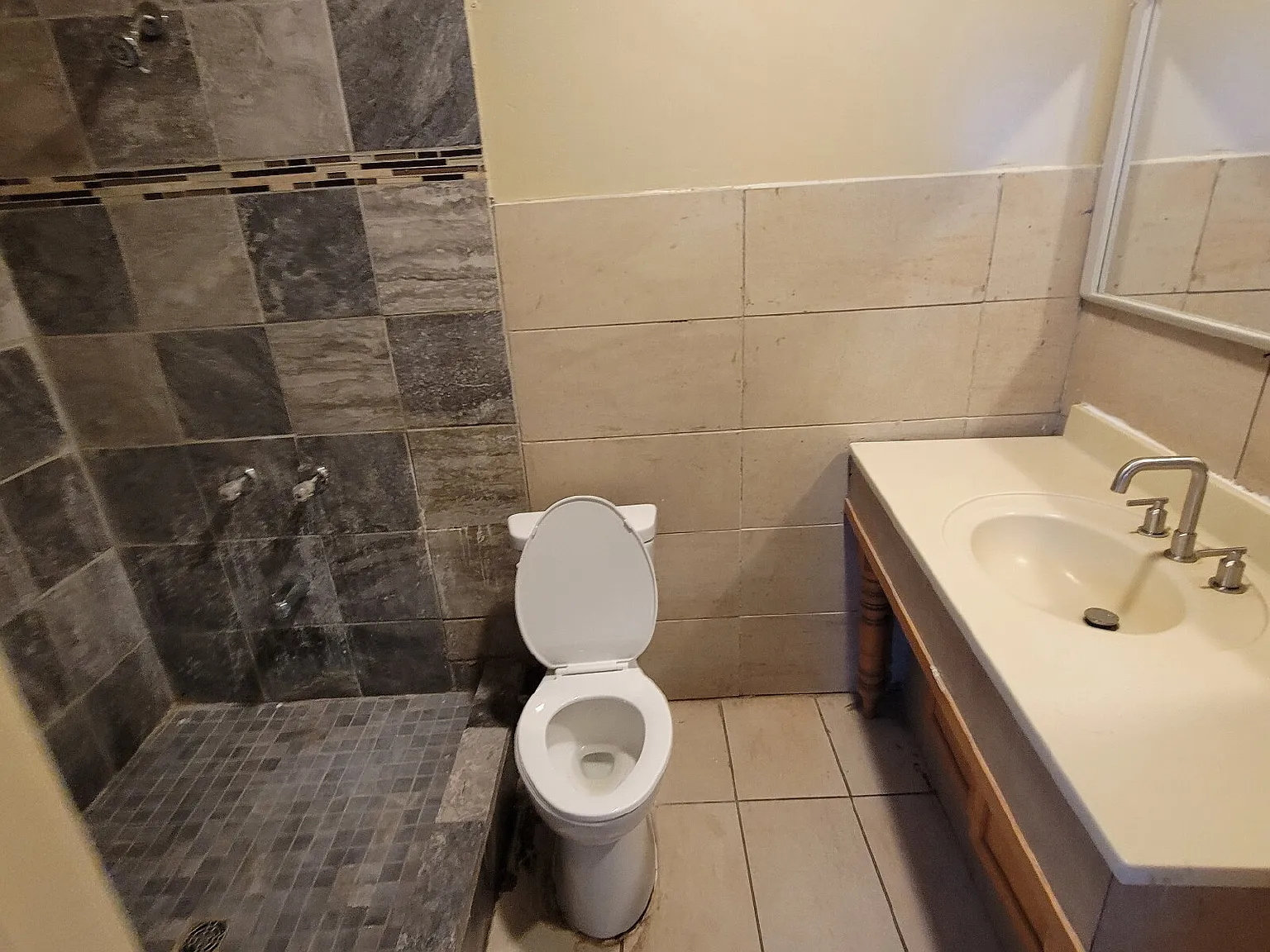 3 bed, 1.0 bath, $795 — Photo 4