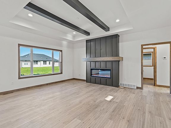 3rd image of 1418 Divinity Dr