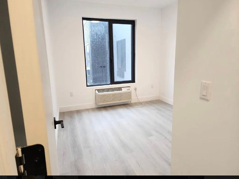 2nd image of 55 N 18th St Floor 3