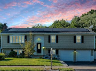 25 Donna Ln, West Haven, CT 06516