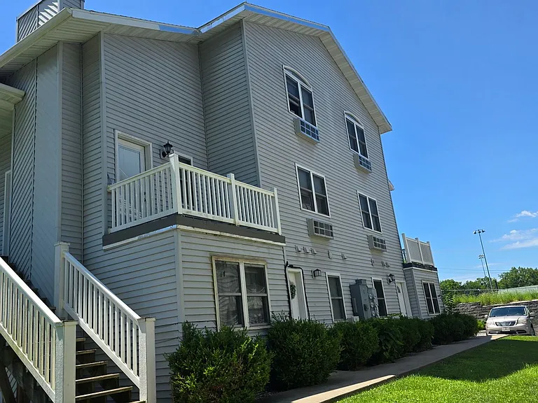 316 E Davis St #C — Photo 23
