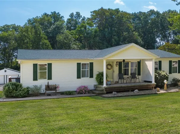 3805 Greengold Dr, Zanesville, OH 43701