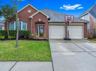 847 Falling Springs Ln, League City, TX 77573