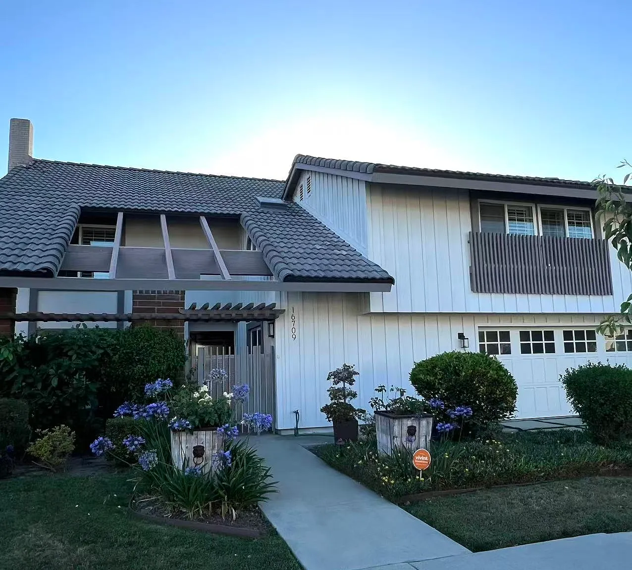 5 bed, 3214 sqft, $6,000 — Photo 1