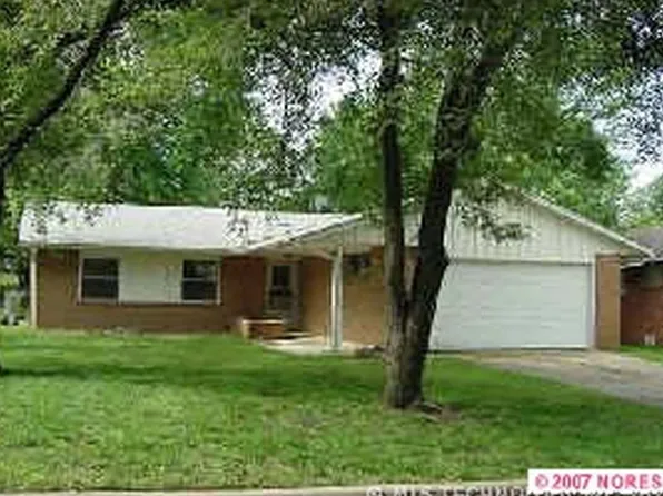4925 Amherst Dr, Bartlesville, OK 74006