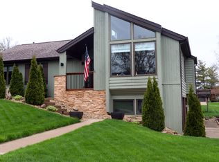 4955 Asbury Cir, Dubuque, IA 52002