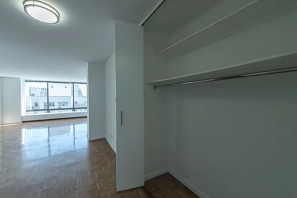 Rented by Solow Realty | media 29