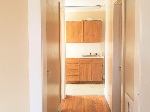 3rd image of 1202 N Corona St APT 7
