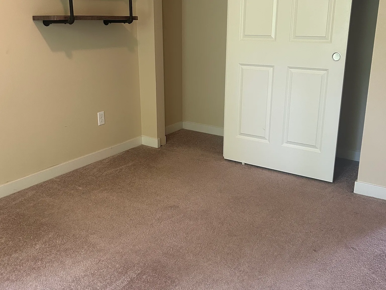 3 bed, 1800 sqft, $1,350 — Photo 3