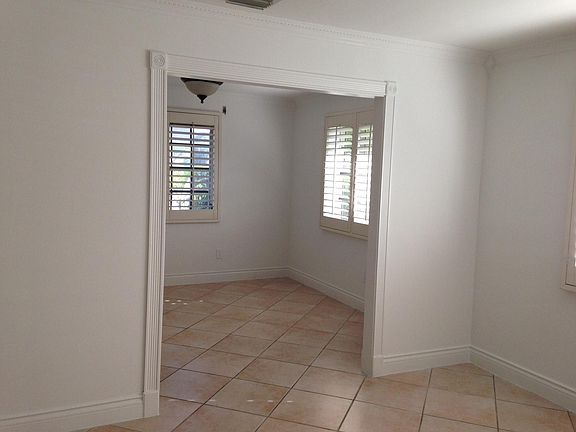 4th image of 3914 Ponce De Leon Blvd