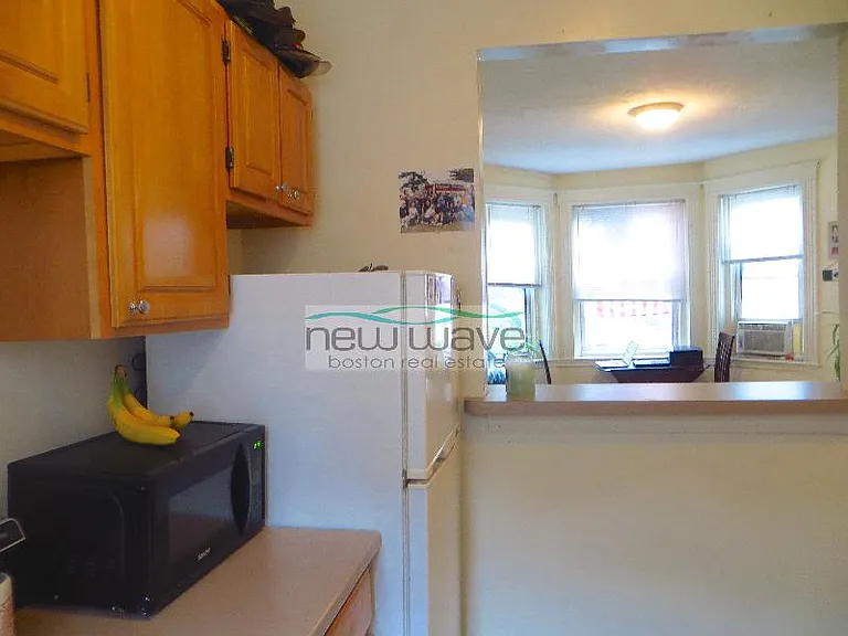 32 Queensberry St #8 — Photo 9