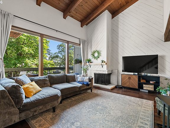 3rd image of 252 Foxtail Dr