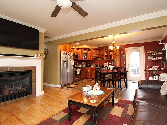 4th image of 813 Chestnut Dr
