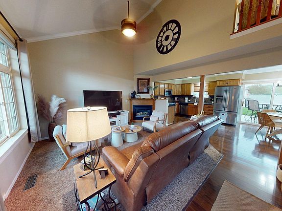 4th image of 2003 Prairie Ln SW