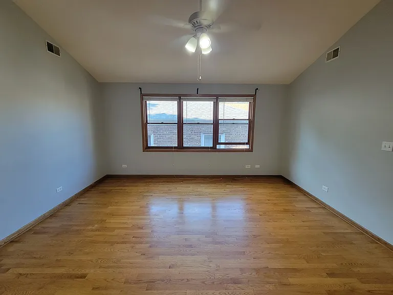 7411 N Claremont Ave #2W — Photo 5