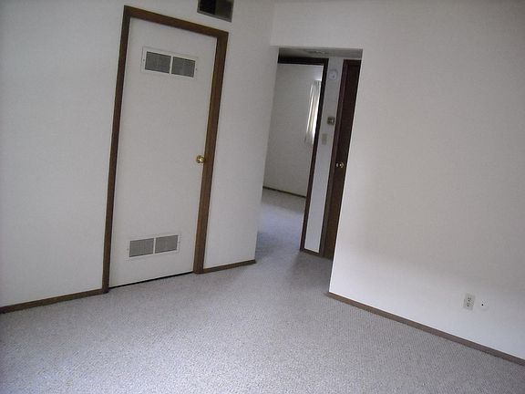 4th image of 203 Poplin Pl APT 4