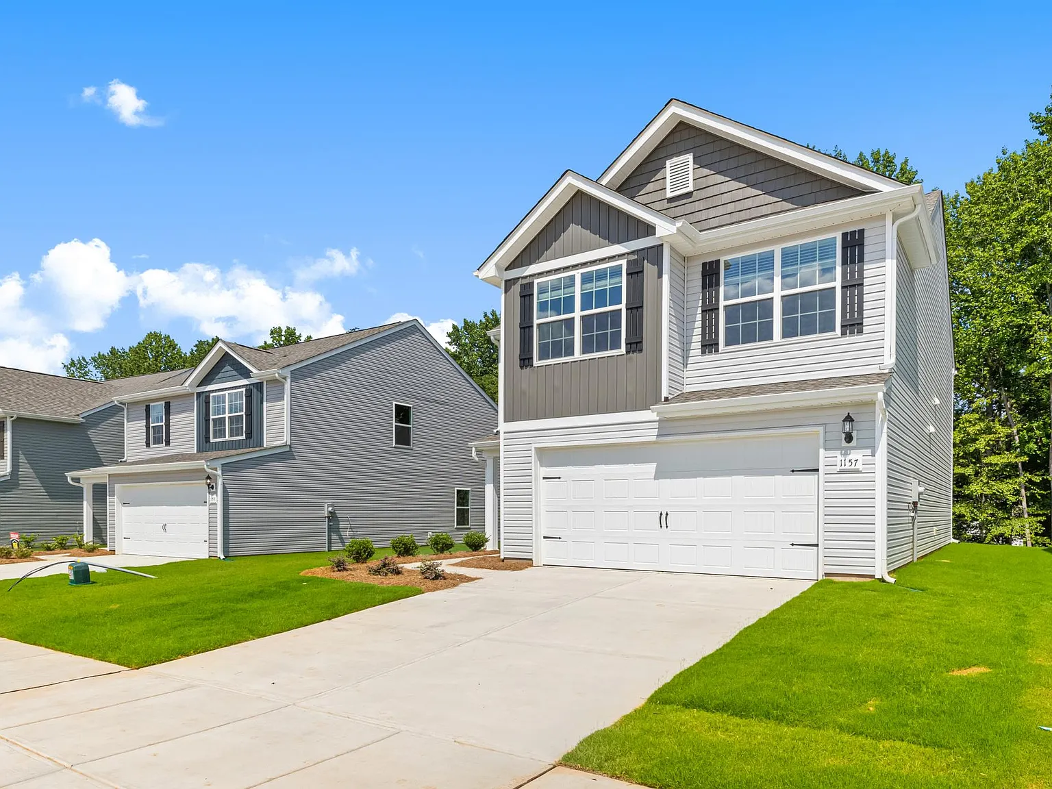 3 bed, 2.5 bath, 2025 sqft, $2,095 — Photo 2