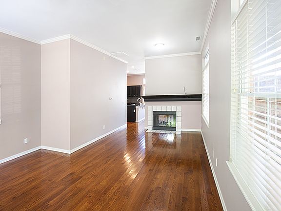 2nd image of 571 Founders Park Dr E