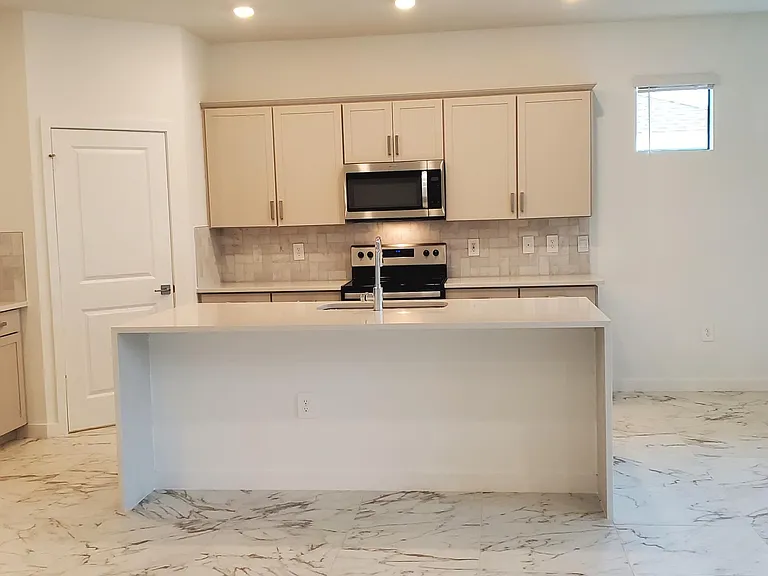 1949 NE Ocean Dunes Dr — Photo 12