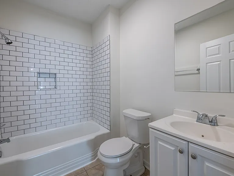 404 Paines Ave NW — Photo 10