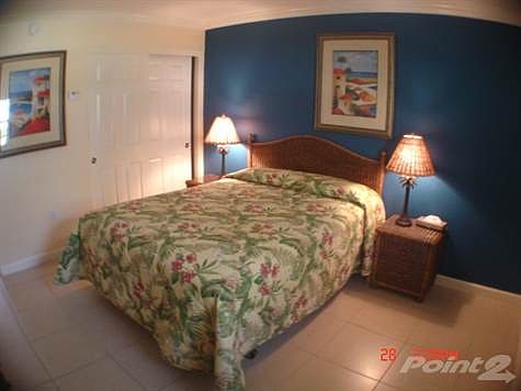 Queen size bed in master