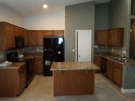 3rd image of 1773 E Desert Breeze Pl