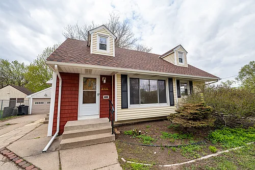 531 Russell Ave N Photo 1