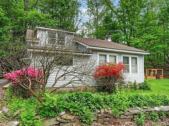 4th image of 32 Tarbell Road