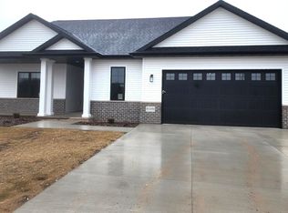 W5080 Blue Heron Cir, Sherwood, WI 54169