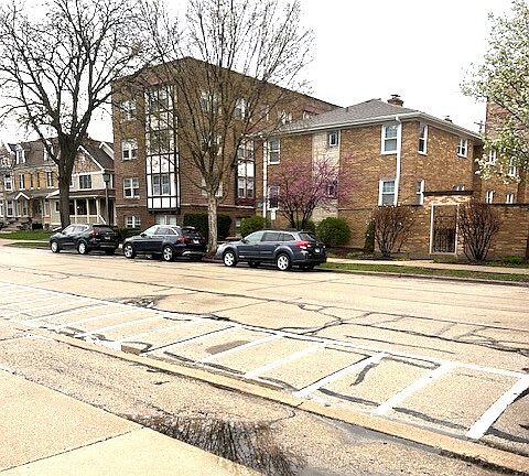 3rd image of 33 S Madison Ave APT 1B