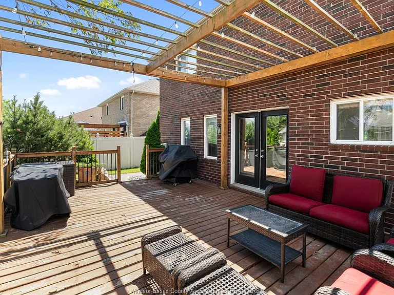 1376 Lakeview Ave — Photo 41