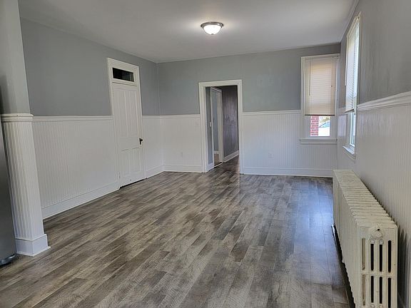 5th image of 205 W Carpenter Ave
