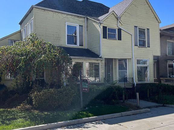 3rd image of 39 W Washington St
