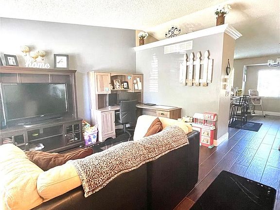 3rd image of 20165 E Williamette Ln