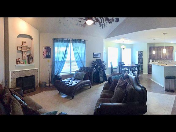large living space/vaulted ceiling/ open kitchen concept 