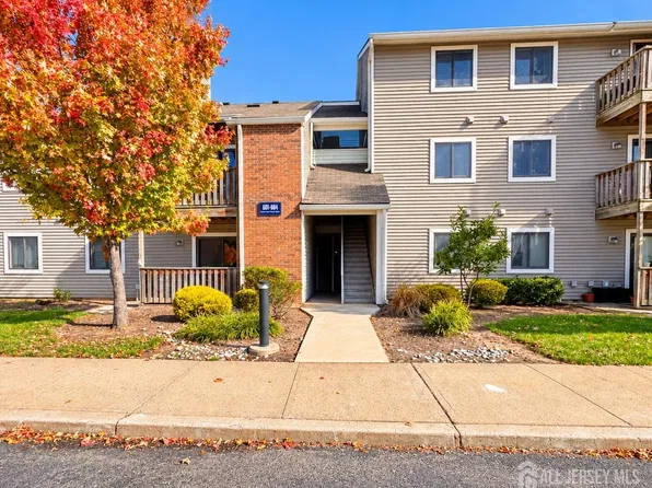 604 Ravens Crest Dr, Plainsboro, NJ 08536