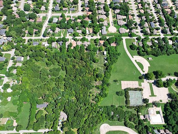 3rd image of 707 Acres St