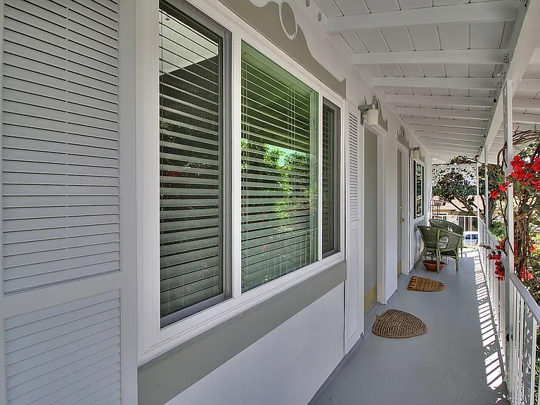 884 Park Dr — Photo 8