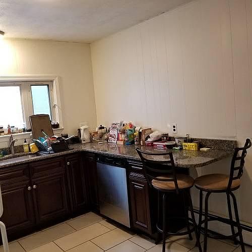 2nd image of 17 Hunting St #L2