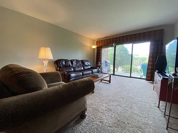 3rd image of 51 Old Oak Dr APT 306