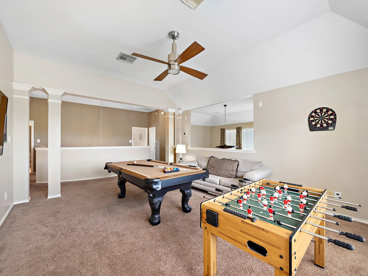 4 bed, $7,050 — Photo 2