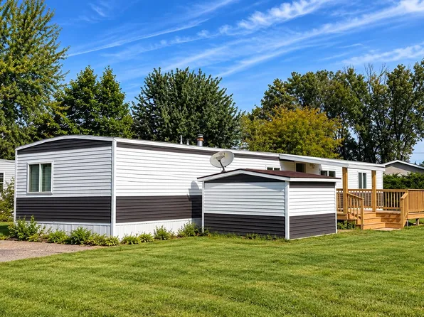 601 Wauona Trl #57, Portage, WI 53901